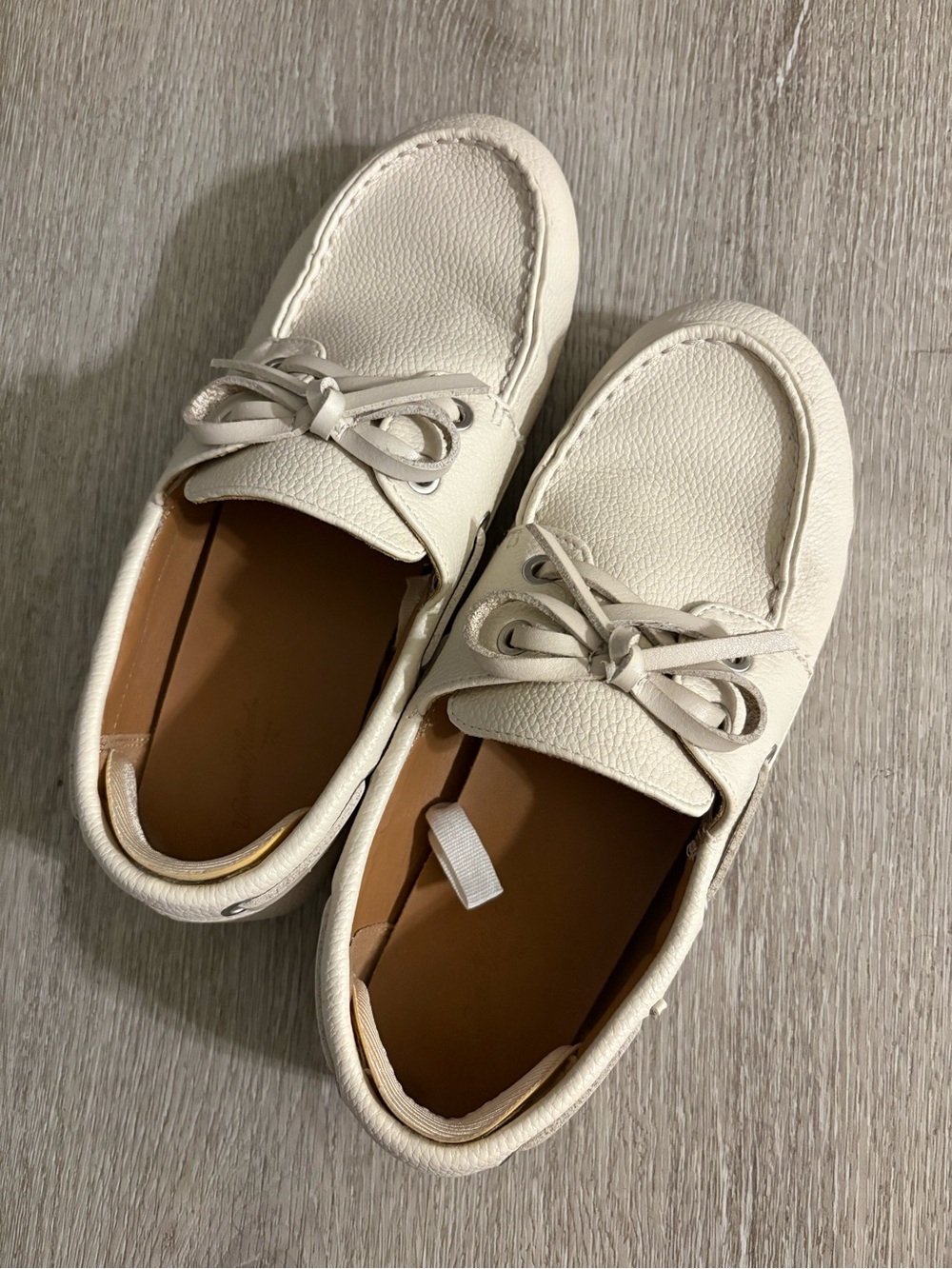 universal thread cream Casual Leather Boat Shoes in Off-White size 6.5